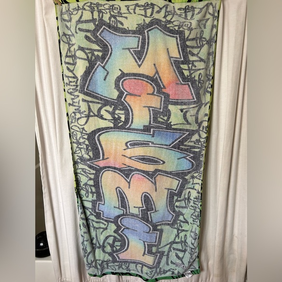 Towel: miami Graffiti street art beach towel used - Picture 2 of 4